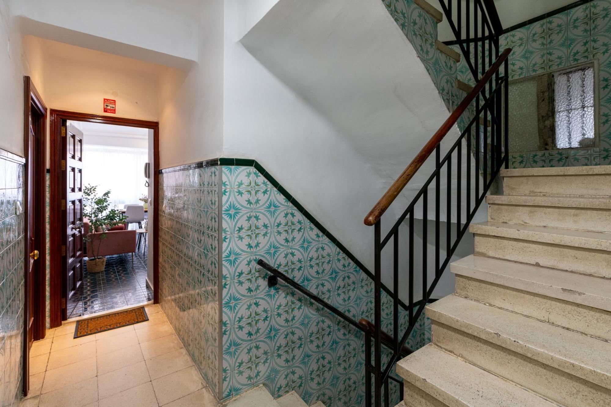 Piso Elegante Y Nuevo De 3 Habitaciones Y 2 Banos Séville Extérieur photo
