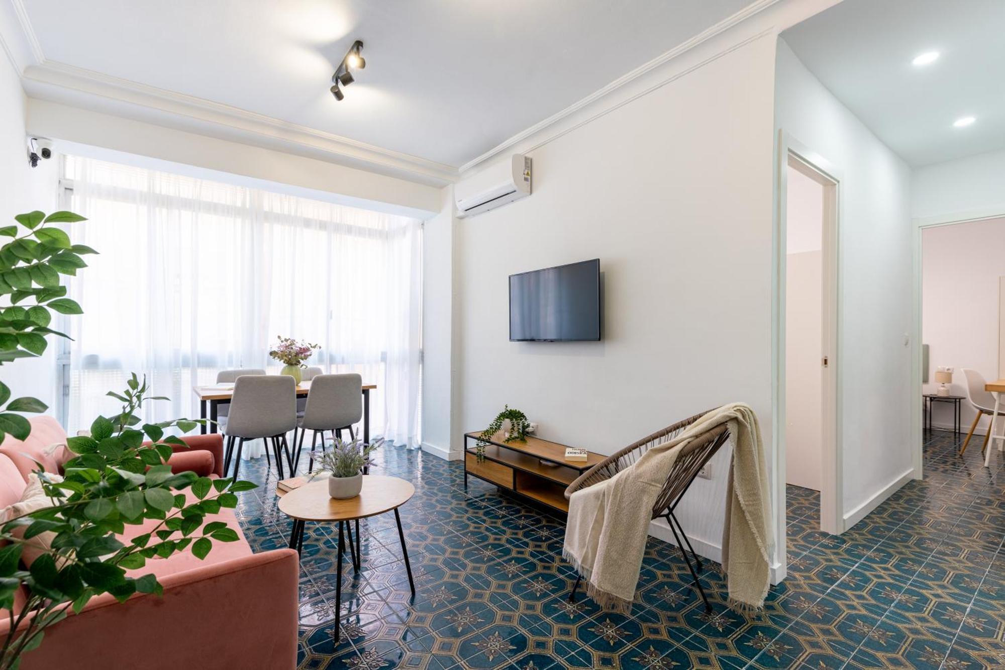 Piso Elegante Y Nuevo De 3 Habitaciones Y 2 Banos Séville Extérieur photo