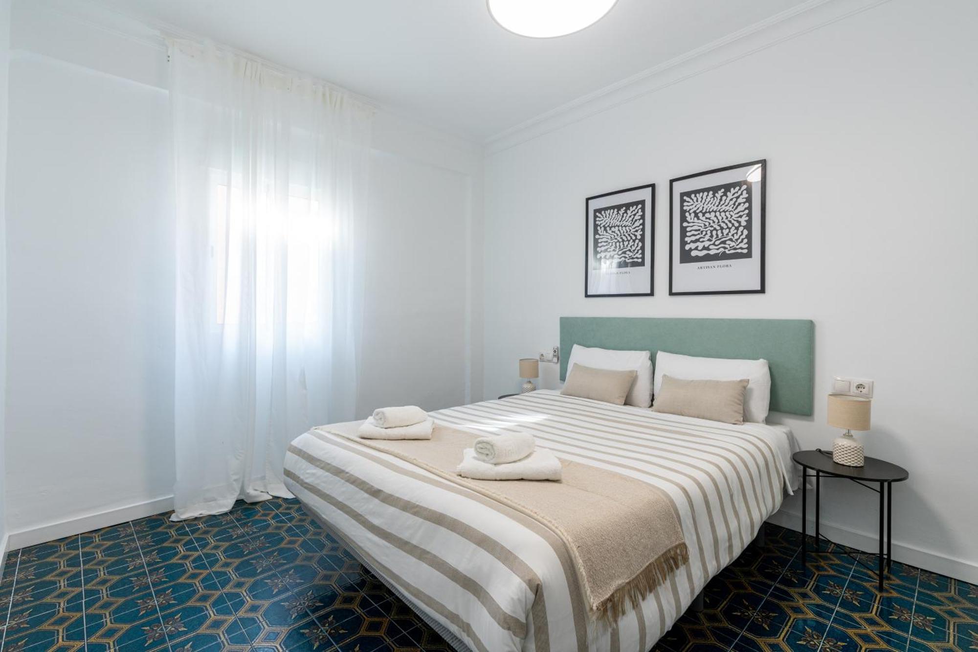 Piso Elegante Y Nuevo De 3 Habitaciones Y 2 Banos Séville Extérieur photo