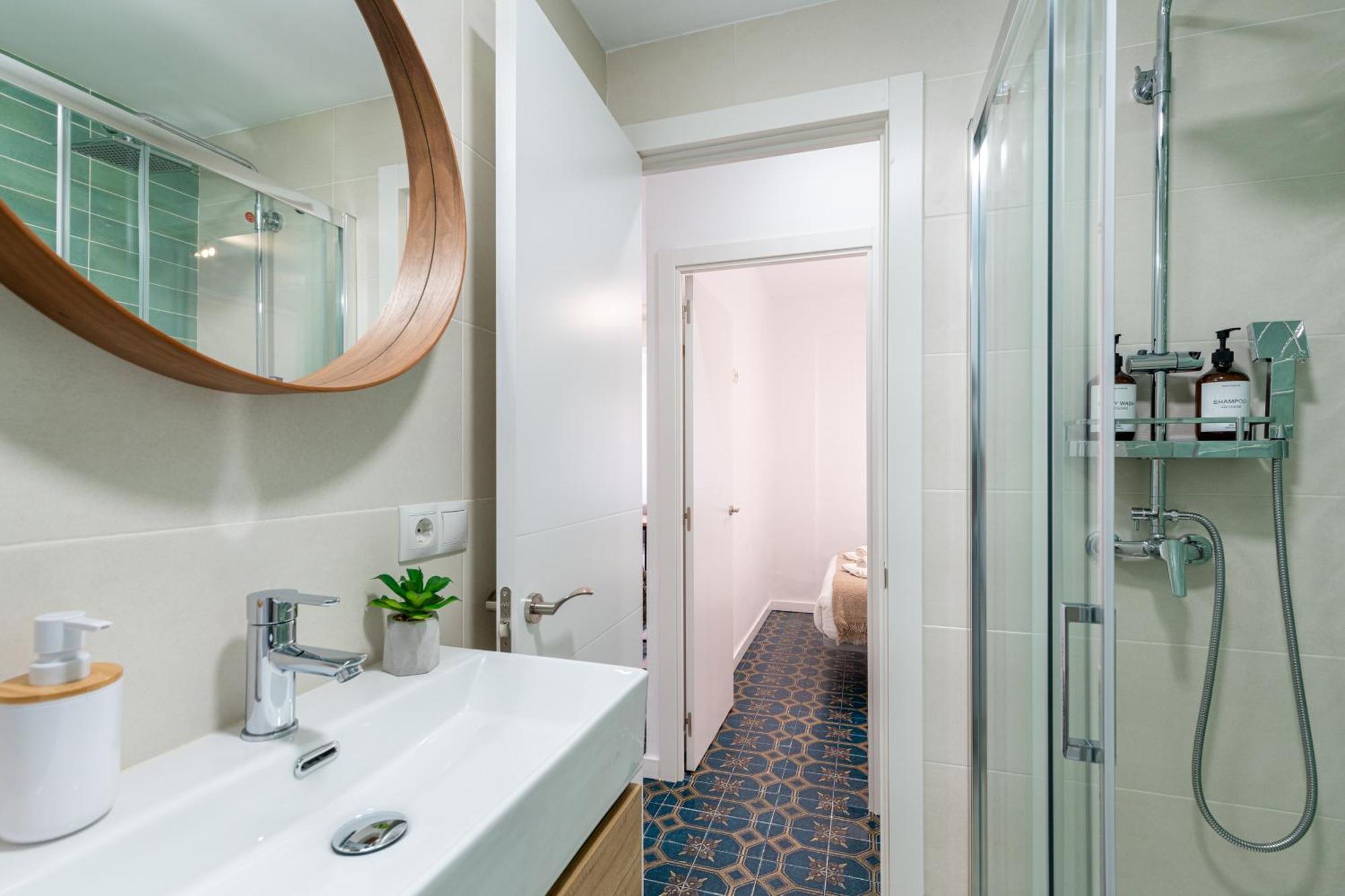 Piso Elegante Y Nuevo De 3 Habitaciones Y 2 Banos Séville Extérieur photo