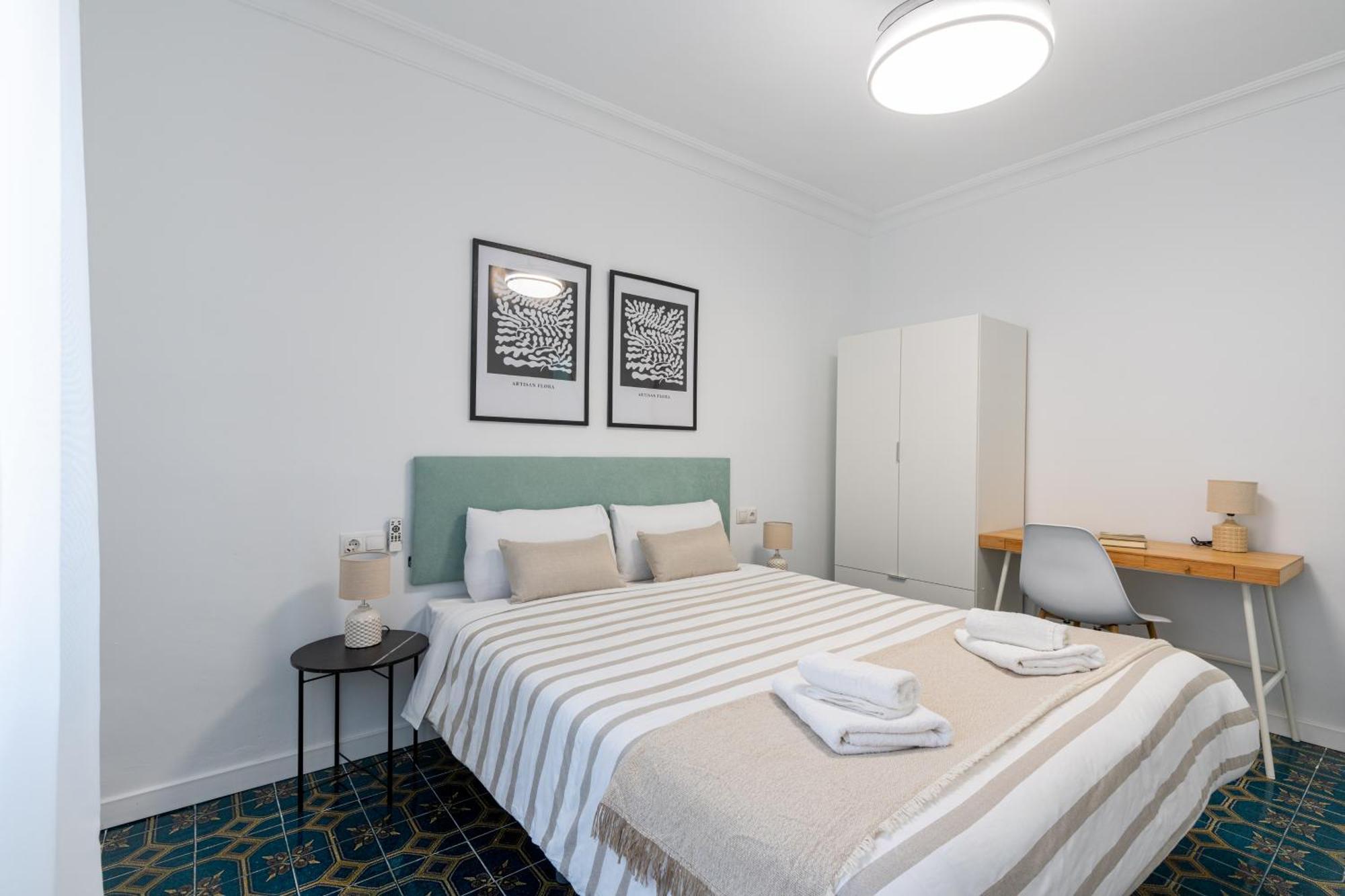 Piso Elegante Y Nuevo De 3 Habitaciones Y 2 Banos Séville Extérieur photo