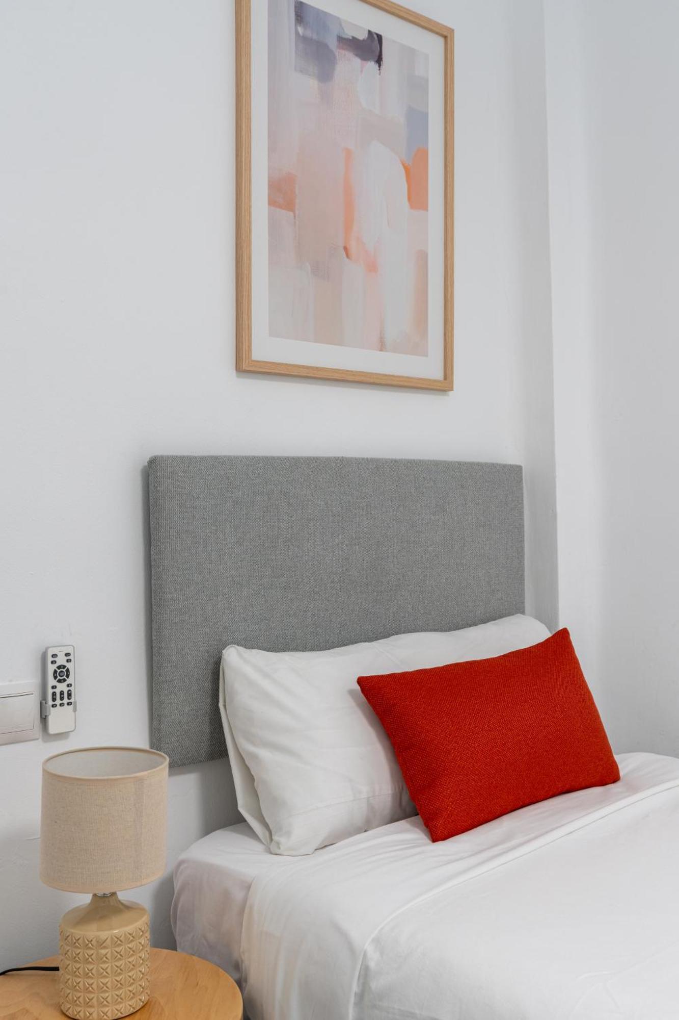 Piso Elegante Y Nuevo De 3 Habitaciones Y 2 Banos Séville Extérieur photo