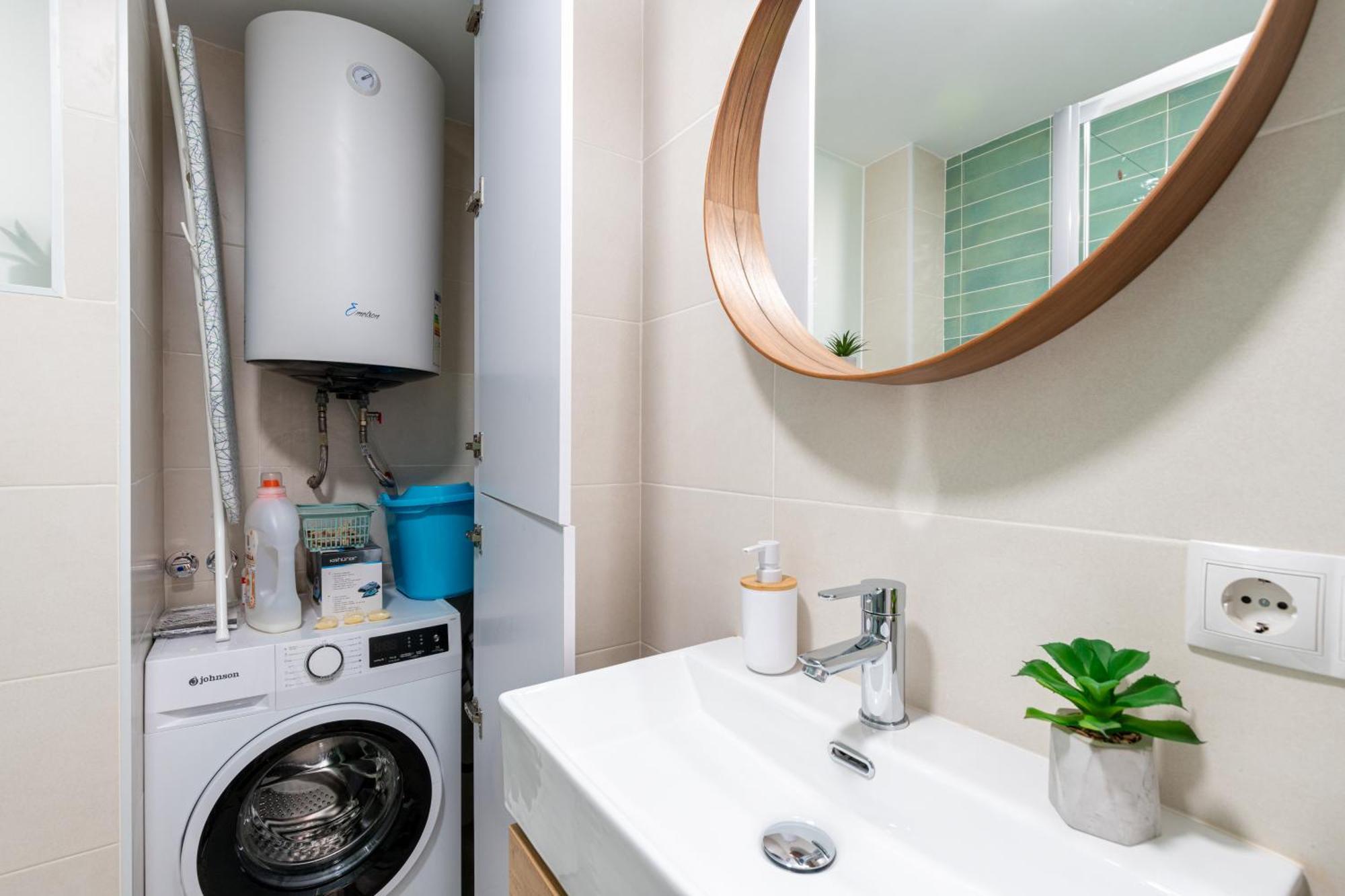 Piso Elegante Y Nuevo De 3 Habitaciones Y 2 Banos Séville Extérieur photo