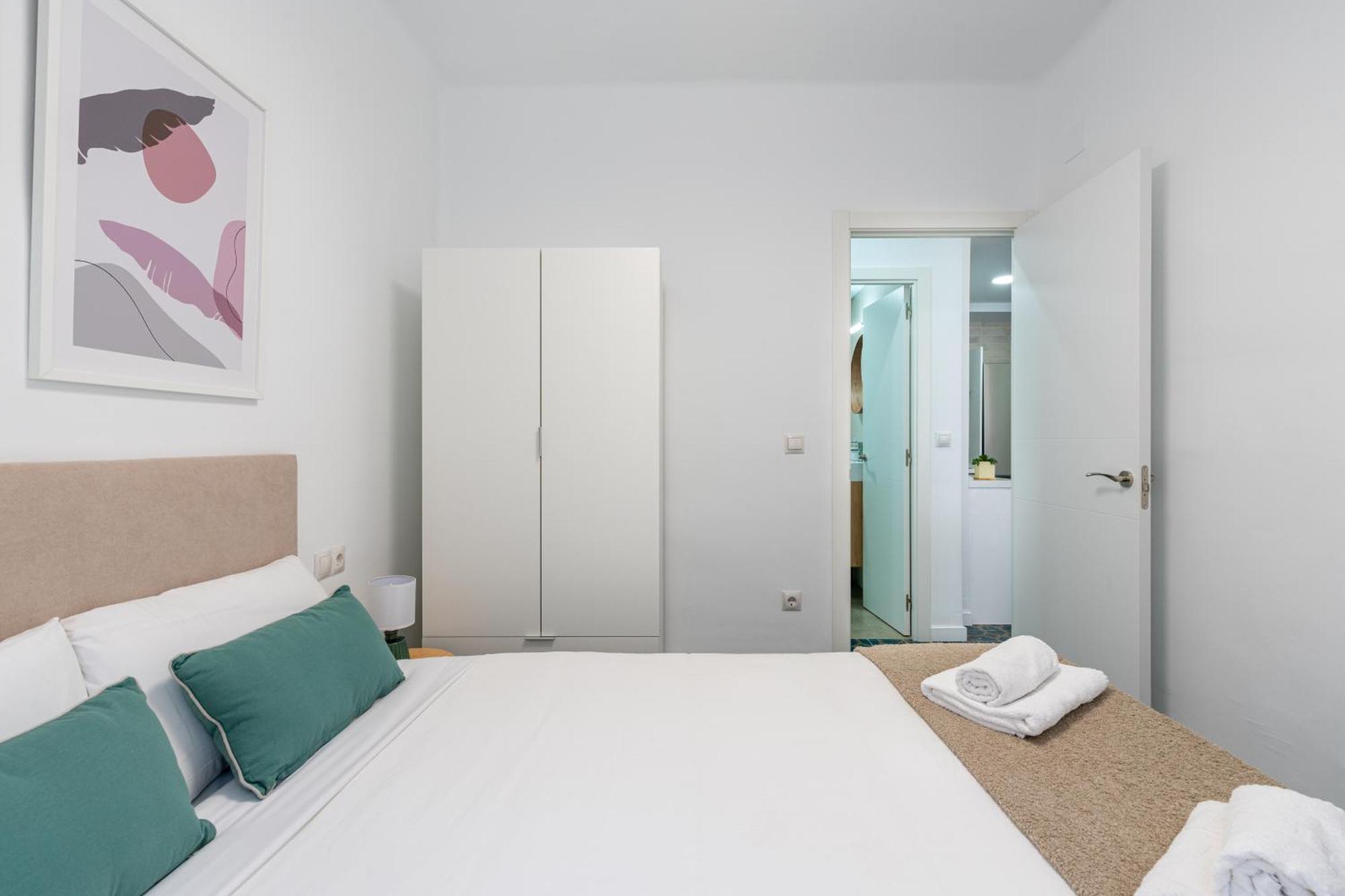 Piso Elegante Y Nuevo De 3 Habitaciones Y 2 Banos Séville Extérieur photo