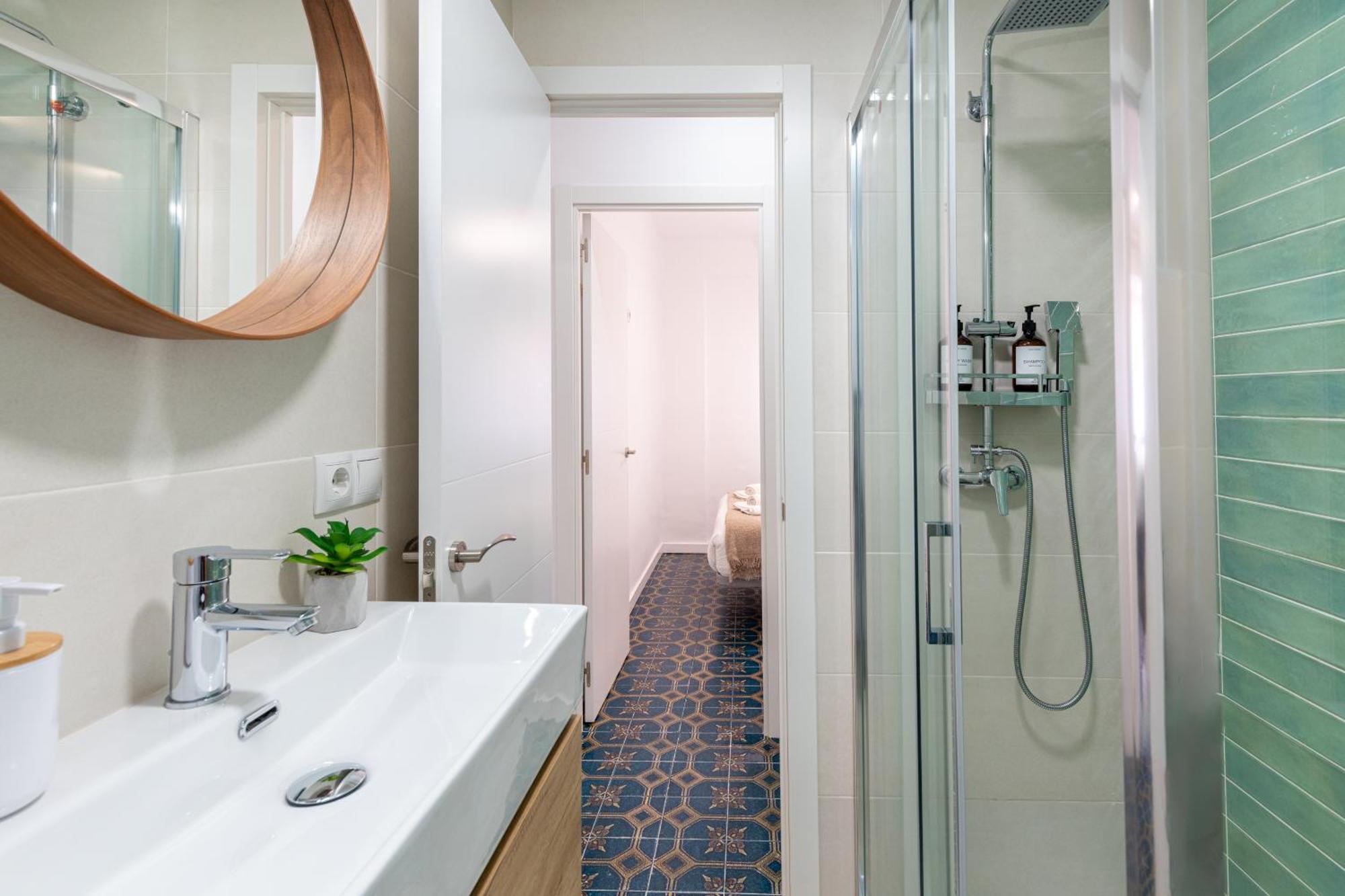 Piso Elegante Y Nuevo De 3 Habitaciones Y 2 Banos Séville Extérieur photo