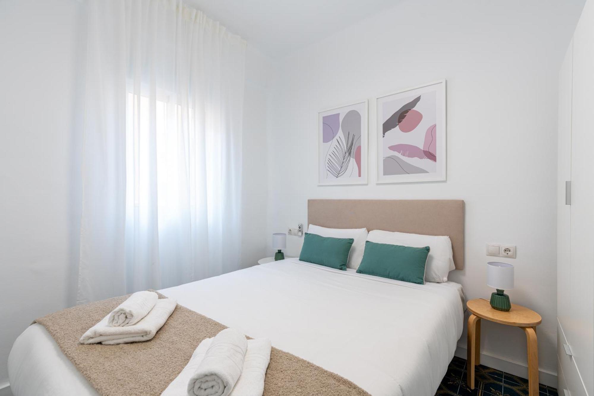 Piso Elegante Y Nuevo De 3 Habitaciones Y 2 Banos Séville Extérieur photo