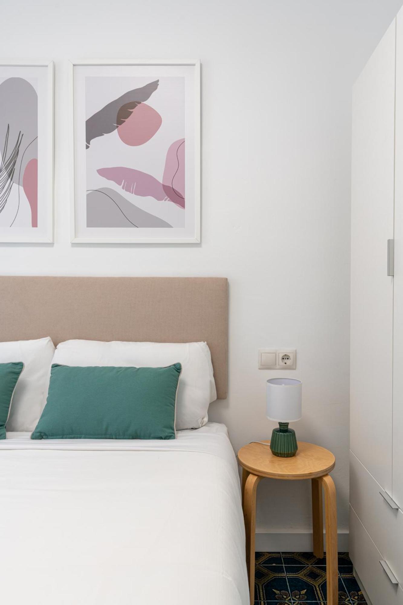 Piso Elegante Y Nuevo De 3 Habitaciones Y 2 Banos Séville Extérieur photo